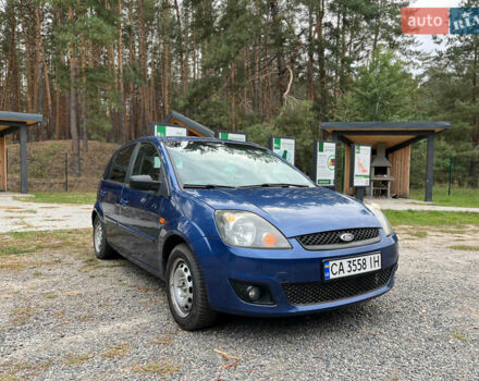 Синій Форд Фієста, об'ємом двигуна 1.4 л та пробігом 275 тис. км за 3900 $, фото 1 на Automoto.ua