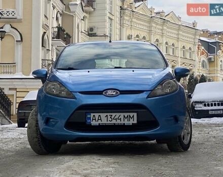 Синий Форд Фиеста, объемом двигателя 1.4 л и пробегом 176 тыс. км за 6600 $, фото 1 на Automoto.ua