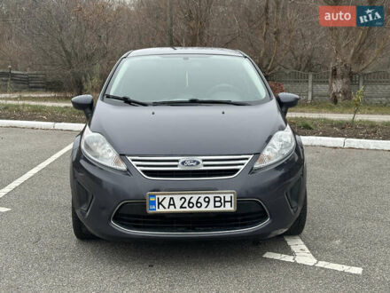 Форд Фиеста 2012 в Ржищеве на Automoto.ua Синий Форд Фиеста, объемом двигателя 1.6 л и пробегом 177 тыс. км за 6800 $, фото 1 на Automoto.ua