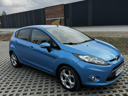 Синий Форд Фиеста, объемом двигателя 1.39 л и пробегом 88 тыс. км за 7200 $, фото 1 на Automoto.ua