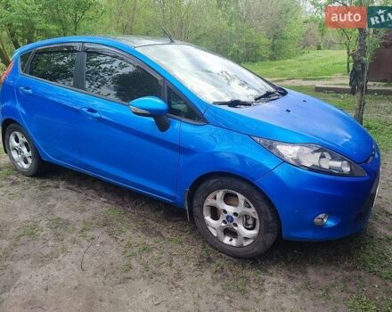 Синий Форд Фиеста, объемом двигателя 1.39 л и пробегом 62 тыс. км за 6000 $, фото 1 на Automoto.ua