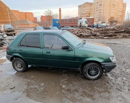 Зеленый Форд Фиеста, объемом двигателя 1.3 л и пробегом 300 тыс. км за 850 $, фото 1 на Automoto.ua