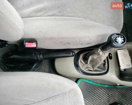 Зелений Форд Фієста, об'ємом двигуна 1.24 л та пробігом 491 тис. км за 2000 $, фото 13 на Automoto.ua