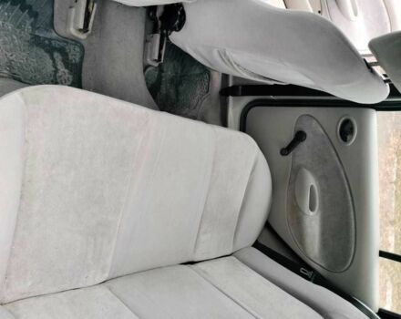 Зелений Форд Фієста, об'ємом двигуна 1.2 л та пробігом 491 тис. км за 2000 $, фото 9 на Automoto.ua