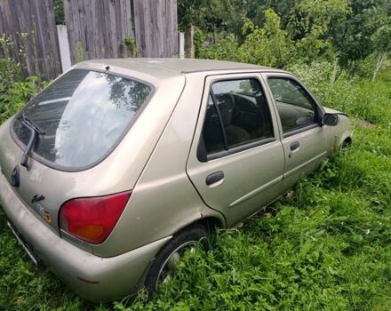 Зеленый Форд Фиеста, объемом двигателя 1.3 л и пробегом 300 тыс. км за 478 $, фото 3 на Automoto.ua