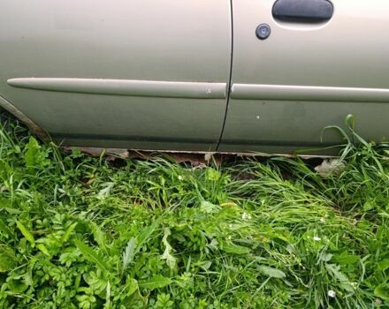 Зеленый Форд Фиеста, объемом двигателя 1.3 л и пробегом 300 тыс. км за 478 $, фото 5 на Automoto.ua