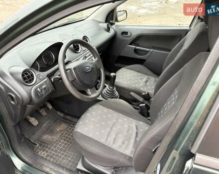 Зелений Форд Фієста, об'ємом двигуна 1.3 л та пробігом 208 тис. км за 2600 $, фото 5 на Automoto.ua