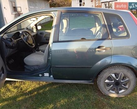 Зеленый Форд Фиеста, объемом двигателя 1.39 л и пробегом 221 тыс. км за 3300 $, фото 1 на Automoto.ua