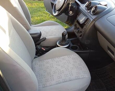 Зеленый Форд Фиеста, объемом двигателя 1.39 л и пробегом 221 тыс. км за 3300 $, фото 5 на Automoto.ua