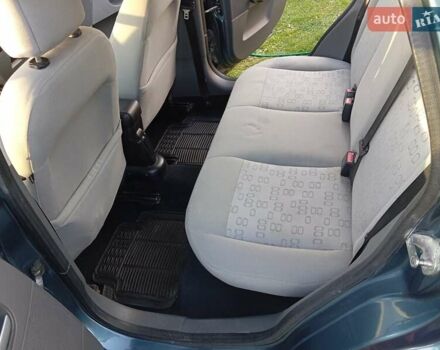 Зеленый Форд Фиеста, объемом двигателя 1.39 л и пробегом 221 тыс. км за 3300 $, фото 9 на Automoto.ua