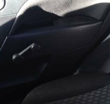 Зелений Форд Фієста, об'ємом двигуна 1.4 л та пробігом 266 тис. км за 2900 $, фото 9 на Automoto.ua