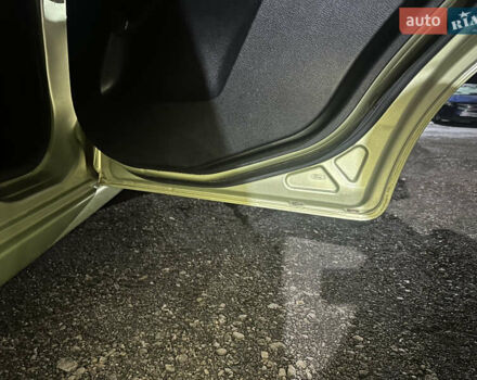Зеленый Форд Фиеста, объемом двигателя 1.3 л и пробегом 170 тыс. км за 3250 $, фото 62 на Automoto.ua
