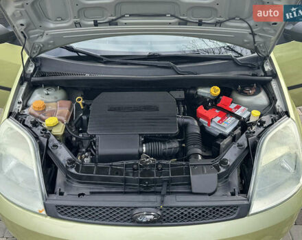 Зеленый Форд Фиеста, объемом двигателя 1.3 л и пробегом 247 тыс. км за 2900 $, фото 24 на Automoto.ua