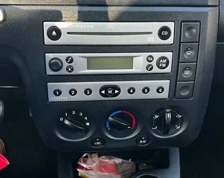 Зеленый Форд Фиеста, объемом двигателя 1.4 л и пробегом 212 тыс. км за 4000 $, фото 10 на Automoto.ua