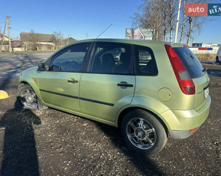 Зеленый Форд Фиеста, объемом двигателя 1.3 л и пробегом 170 тыс. км за 3250 $, фото 7 на Automoto.ua