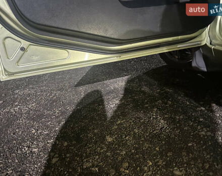 Зеленый Форд Фиеста, объемом двигателя 1.3 л и пробегом 170 тыс. км за 3250 $, фото 66 на Automoto.ua