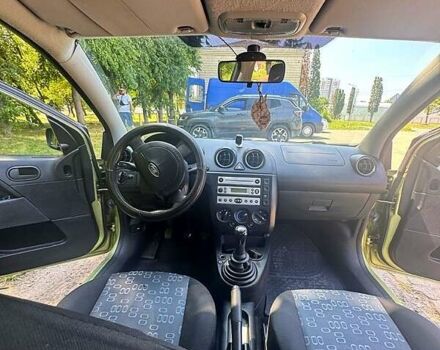 Зелений Форд Фієста, об'ємом двигуна 1.3 л та пробігом 190 тис. км за 3450 $, фото 5 на Automoto.ua