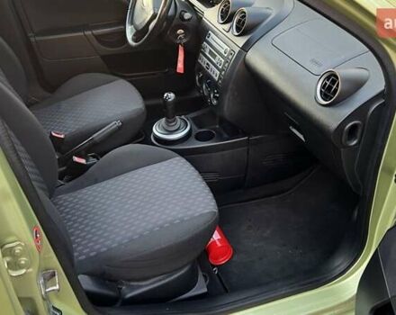 Зеленый Форд Фиеста, объемом двигателя 1.4 л и пробегом 211 тыс. км за 4850 $, фото 25 на Automoto.ua