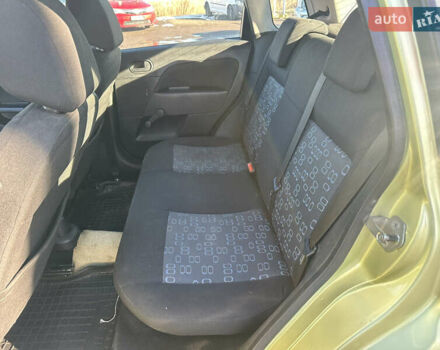 Зеленый Форд Фиеста, объемом двигателя 1.3 л и пробегом 170 тыс. км за 3250 $, фото 12 на Automoto.ua