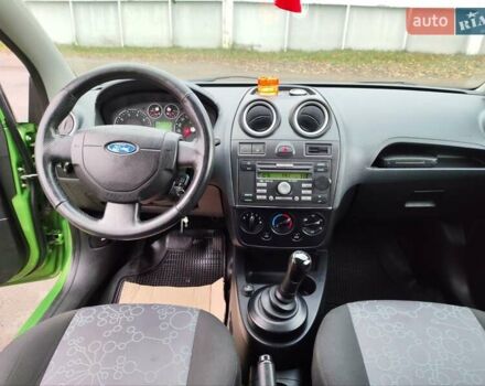 Зелений Форд Фієста, об'ємом двигуна 1.4 л та пробігом 165 тис. км за 4200 $, фото 23 на Automoto.ua