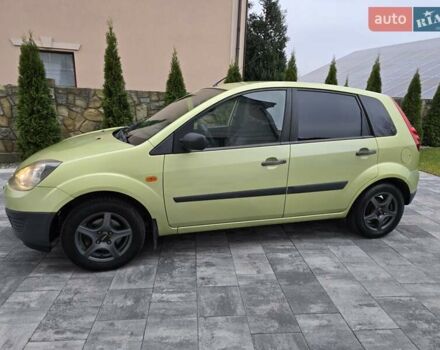 Зеленый Форд Фиеста, объемом двигателя 1.4 л и пробегом 213 тыс. км за 3800 $, фото 5 на Automoto.ua