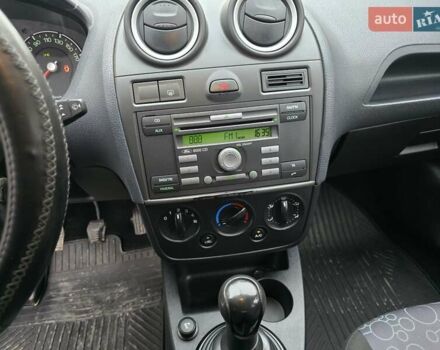 Зеленый Форд Фиеста, объемом двигателя 1.4 л и пробегом 213 тыс. км за 3800 $, фото 15 на Automoto.ua