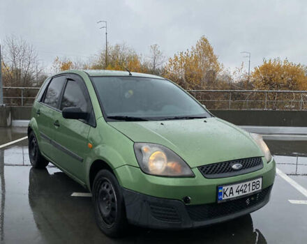 Зеленый Форд Фиеста, объемом двигателя 1.39 л и пробегом 280 тыс. км за 2700 $, фото 2 на Automoto.ua