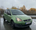 Зеленый Форд Фиеста, объемом двигателя 1.39 л и пробегом 280 тыс. км за 2700 $, фото 2 на Automoto.ua