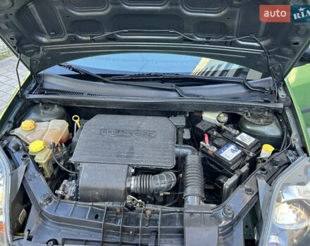 Зелений Форд Фієста, об'ємом двигуна 1.3 л та пробігом 174 тис. км за 3850 $, фото 66 на Automoto.ua