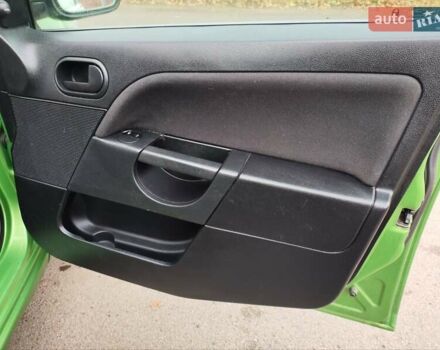 Зелений Форд Фієста, об'ємом двигуна 1.4 л та пробігом 165 тис. км за 4200 $, фото 25 на Automoto.ua
