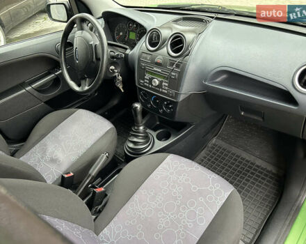 Зелений Форд Фієста, об'ємом двигуна 1.3 л та пробігом 174 тис. км за 3850 $, фото 33 на Automoto.ua