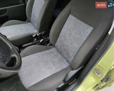 Зеленый Форд Фиеста, объемом двигателя 1.4 л и пробегом 213 тыс. км за 3800 $, фото 20 на Automoto.ua