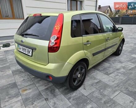 Зеленый Форд Фиеста, объемом двигателя 1.4 л и пробегом 213 тыс. км за 3800 $, фото 4 на Automoto.ua