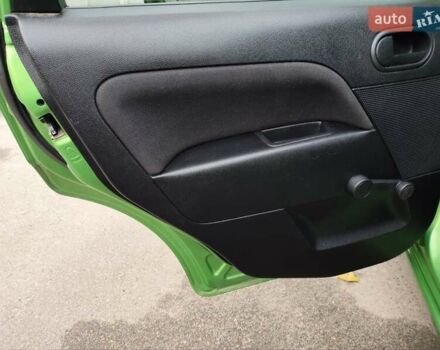 Зелений Форд Фієста, об'ємом двигуна 1.4 л та пробігом 165 тис. км за 4200 $, фото 31 на Automoto.ua