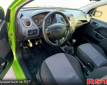 Зеленый Форд Фиеста, объемом двигателя 1.4 л и пробегом 227 тыс. км за 4000 $, фото 6 на Automoto.ua