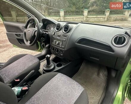 Зеленый Форд Фиеста, объемом двигателя 1.4 л и пробегом 125 тыс. км за 4999 $, фото 19 на Automoto.ua