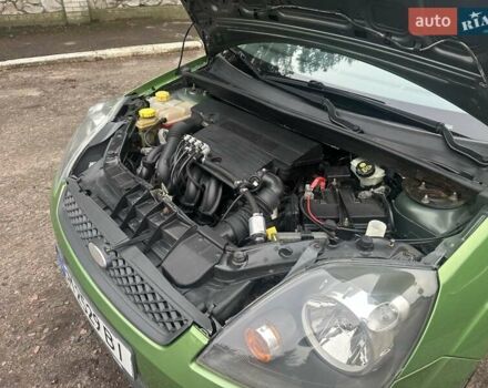 Зеленый Форд Фиеста, объемом двигателя 1.4 л и пробегом 125 тыс. км за 4999 $, фото 12 на Automoto.ua