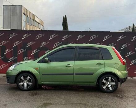 Зеленый Форд Фиеста, объемом двигателя 1.39 л и пробегом 125 тыс. км за 4999 $, фото 4 на Automoto.ua