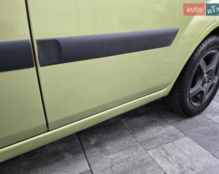 Зеленый Форд Фиеста, объемом двигателя 1.4 л и пробегом 213 тыс. км за 3800 $, фото 34 на Automoto.ua