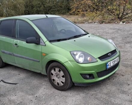 Зелений Форд Фієста, об'ємом двигуна 1.4 л та пробігом 3 тис. км за 3500 $, фото 4 на Automoto.ua