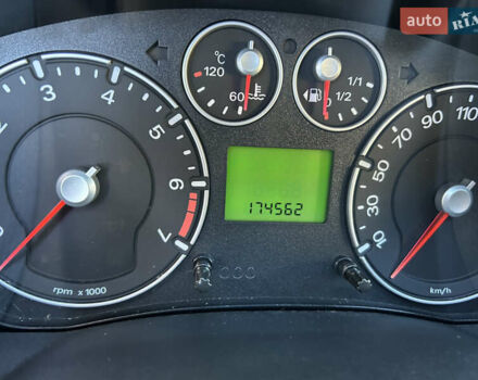 Зелений Форд Фієста, об'ємом двигуна 1.3 л та пробігом 174 тис. км за 3850 $, фото 43 на Automoto.ua