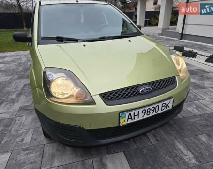 Зеленый Форд Фиеста, объемом двигателя 1.4 л и пробегом 213 тыс. км за 3800 $, фото 1 на Automoto.ua