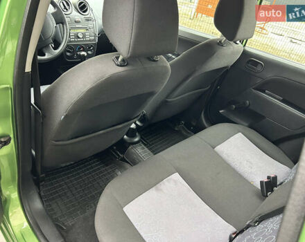 Зелений Форд Фієста, об'ємом двигуна 1.3 л та пробігом 174 тис. км за 3850 $, фото 35 на Automoto.ua