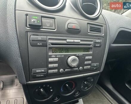 Зеленый Форд Фиеста, объемом двигателя 1.4 л и пробегом 125 тыс. км за 4999 $, фото 31 на Automoto.ua