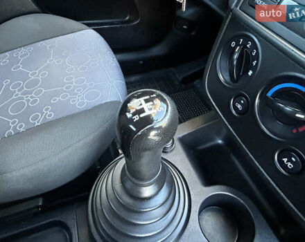 Зелений Форд Фієста, об'ємом двигуна 1.3 л та пробігом 174 тис. км за 3850 $, фото 53 на Automoto.ua