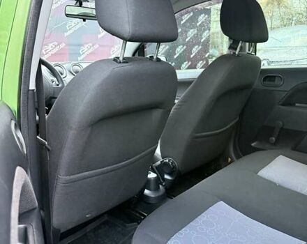 Зеленый Форд Фиеста, объемом двигателя 1.39 л и пробегом 125 тыс. км за 4999 $, фото 13 на Automoto.ua