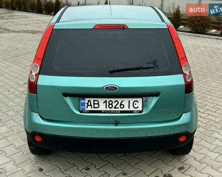 Зеленый Форд Фиеста, объемом двигателя 1.3 л и пробегом 235 тыс. км за 3700 $, фото 5 на Automoto.ua