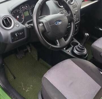 Зеленый Форд Фиеста, объемом двигателя 1.39 л и пробегом 163 тыс. км за 4300 $, фото 11 на Automoto.ua