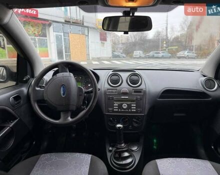 Зеленый Форд Фиеста, объемом двигателя 1.3 л и пробегом 143 тыс. км за 4500 $, фото 4 на Automoto.ua