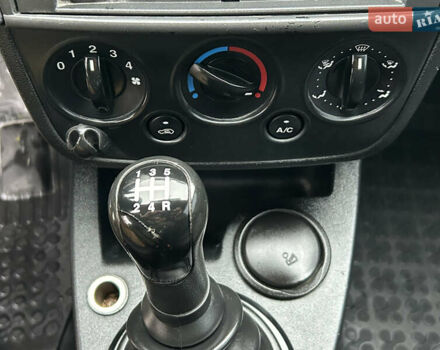 Зеленый Форд Фиеста, объемом двигателя 1.3 л и пробегом 235 тыс. км за 3700 $, фото 19 на Automoto.ua